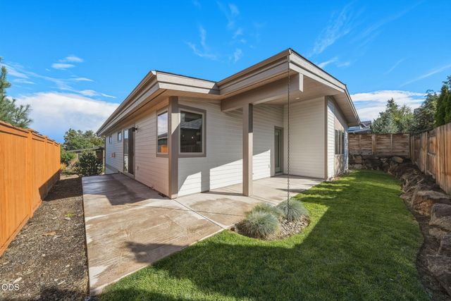 63108 NE Iner Loop, Bend, OR 97701