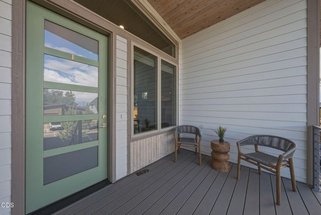 63108 NE Iner Loop, Bend, OR 97701