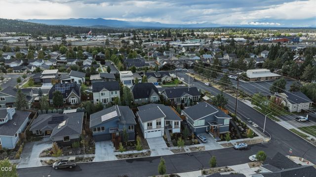 63108 NE Iner Loop, Bend, OR 97701