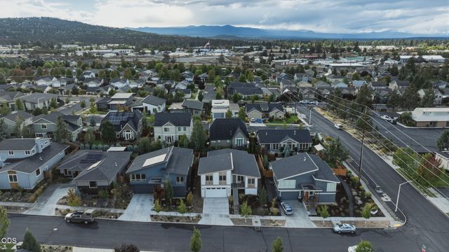 63108 NE Iner Loop, Bend, OR 97701