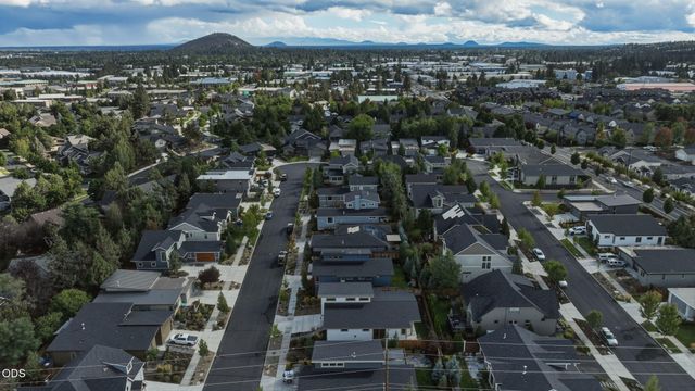 63108 NE Iner Loop, Bend, OR 97701