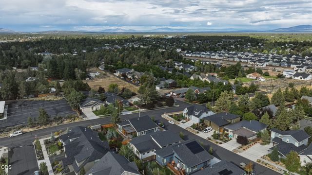 63108 NE Iner Loop, Bend, OR 97701
