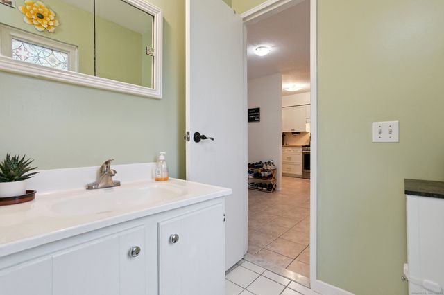 95 Monticello Drive 95, Branford, CT 06405