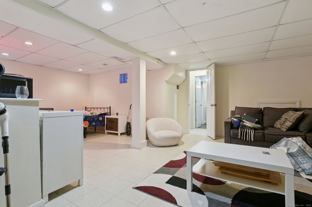 95 Monticello Drive 95, Branford, CT 06405