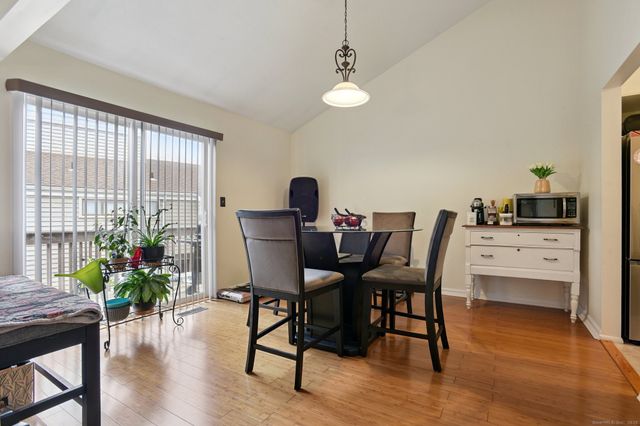 95 Monticello Drive 95, Branford, CT 06405