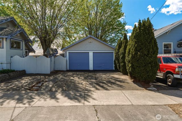 123 NW 8th Street, Pendleton, OR 97801