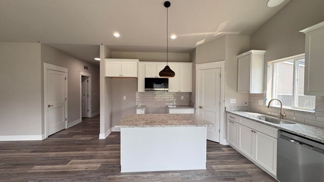 30821 Lower Ridge Drive, New Boston, MI 48164