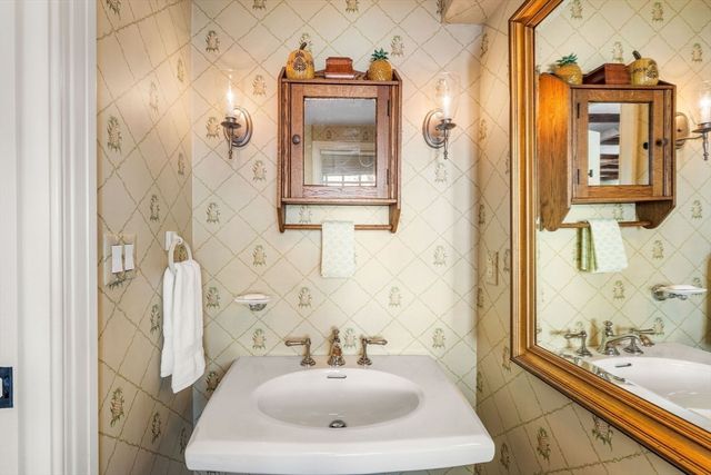 58 Osgood St, North Andover, MA 01845