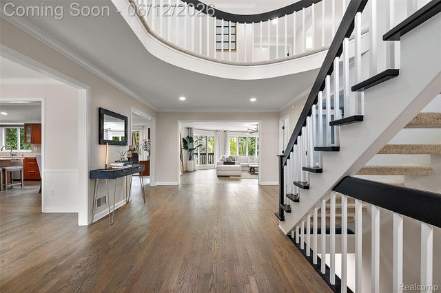 1966 Mapleridge Road, Rochester Hills, MI 48309