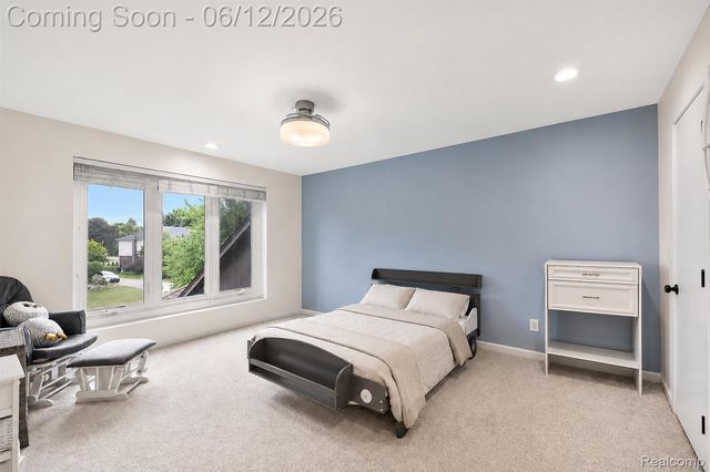 1966 Mapleridge Road, Rochester Hills, MI 48309