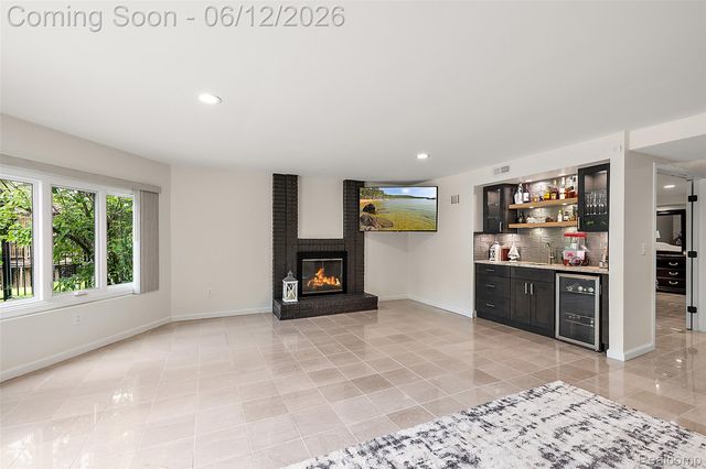 1966 Mapleridge Road, Rochester Hills, MI 48309