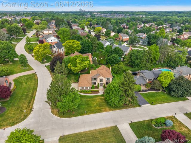 1966 Mapleridge Road, Rochester Hills, MI 48309