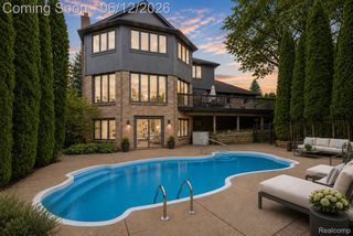 1966 Mapleridge Road, Rochester Hills, MI 48309