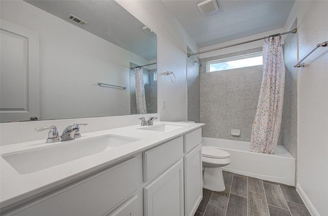 405 Charter Oak DR, Hutto, TX 78634