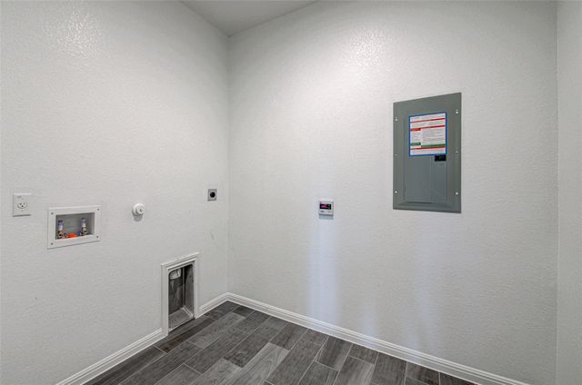 405 Charter Oak DR, Hutto, TX 78634