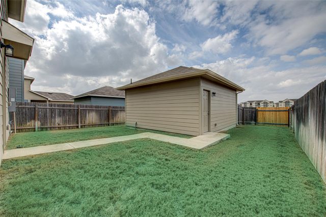 405 Charter Oak DR, Hutto, TX 78634
