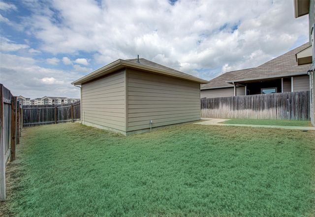 405 Charter Oak DR, Hutto, TX 78634