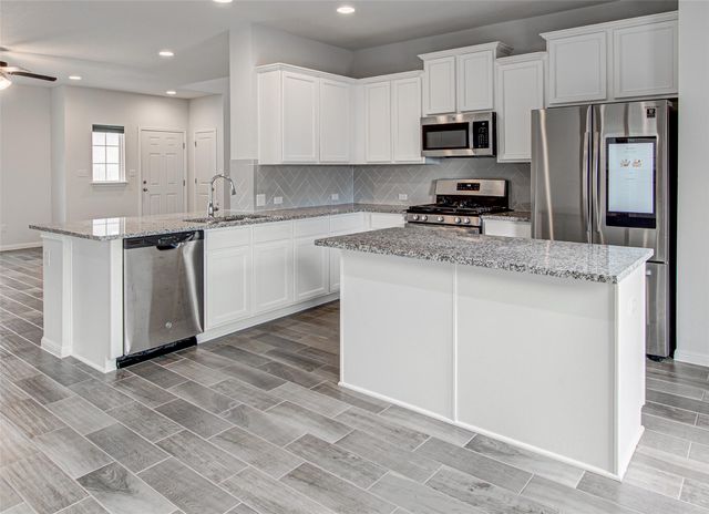 405 Charter Oak DR, Hutto, TX 78634