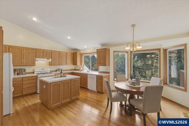 1075 NW Charlemagne Pl, Corvallis, OR 97330