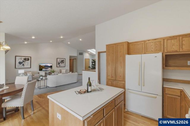 1075 NW Charlemagne Pl, Corvallis, OR 97330