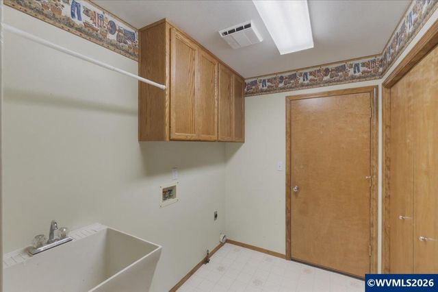 1075 NW Charlemagne Pl, Corvallis, OR 97330