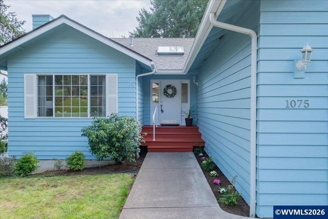 1075 NW Charlemagne Pl, Corvallis, OR 97330