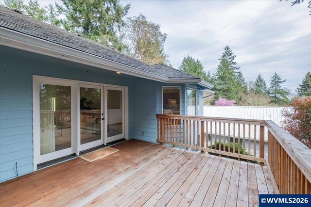 1075 NW Charlemagne Pl, Corvallis, OR 97330