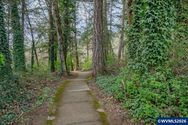 1075 NW Charlemagne Pl, Corvallis, OR 97330