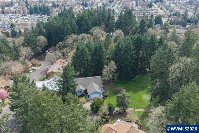 1075 NW Charlemagne Pl, Corvallis, OR 97330