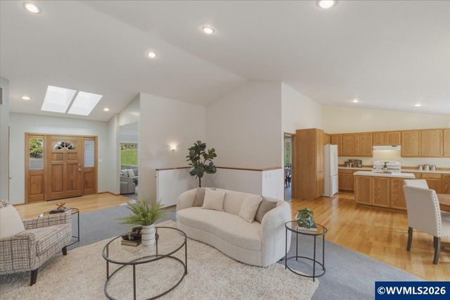 1075 NW Charlemagne Pl, Corvallis, OR 97330