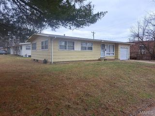 3100 Canfield Drive, Ferguson, MO 63136