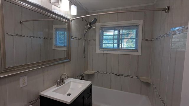 10901 BRISTOL Terrace, Kansas City, MO 64134