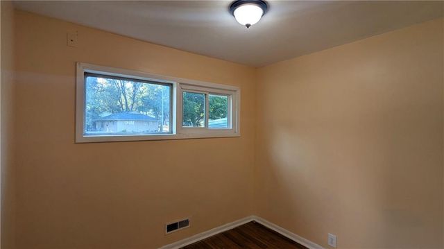 10901 BRISTOL Terrace, Kansas City, MO 64134