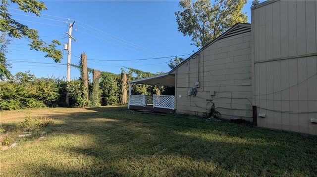 10901 BRISTOL Terrace, Kansas City, MO 64134