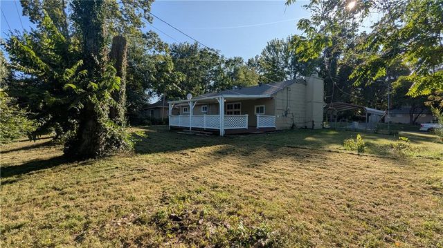 10901 BRISTOL Terrace, Kansas City, MO 64134