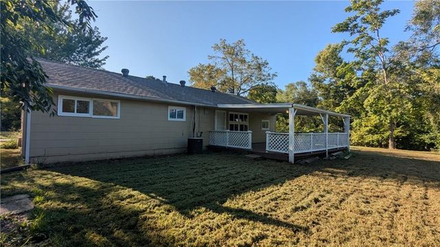 10901 BRISTOL Terrace, Kansas City, MO 64134