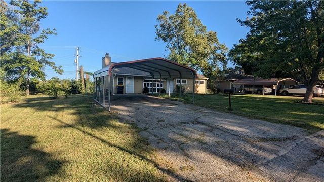 10901 BRISTOL Terrace, Kansas City, MO 64134
