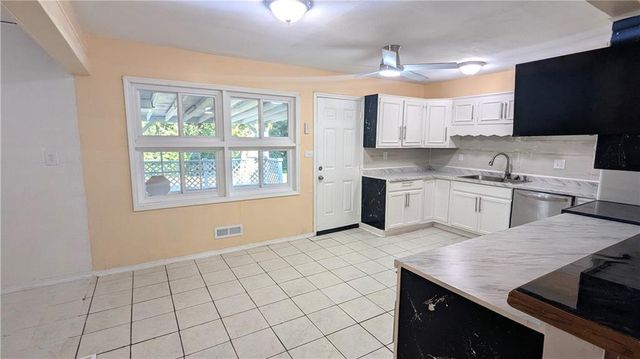 10901 BRISTOL Terrace, Kansas City, MO 64134