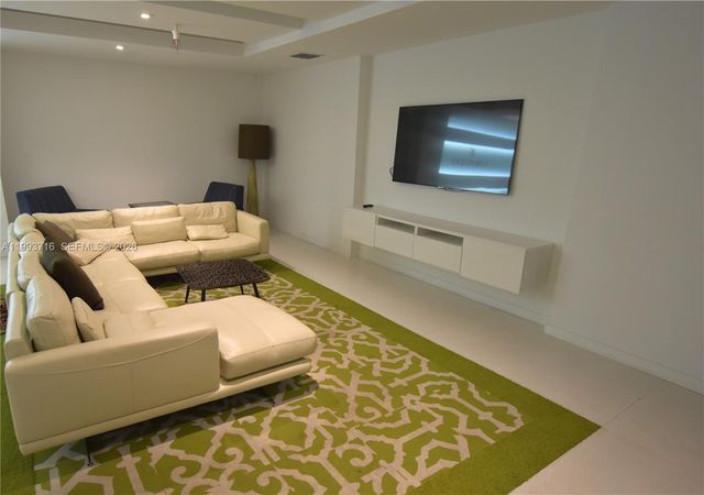 20301 W Country Club Dr 1425, Aventura, FL 33180