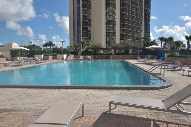 20301 W Country Club Dr 1425, Aventura, FL 33180