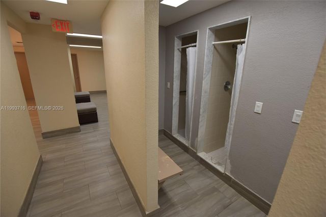 20301 W Country Club Dr 1425, Aventura, FL 33180