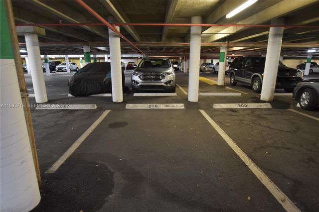 20301 W Country Club Dr 1425, Aventura, FL 33180