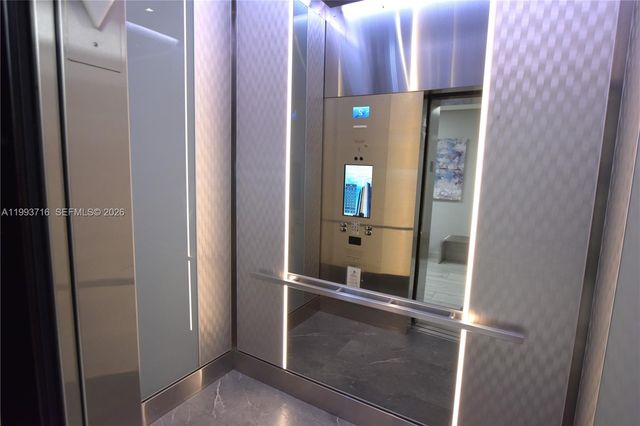 20301 W Country Club Dr 1425, Aventura, FL 33180