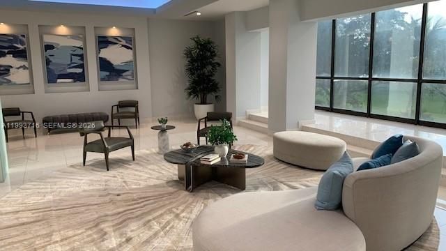 20301 W Country Club Dr 1425, Aventura, FL 33180