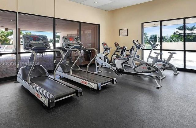 20301 W Country Club Dr 1425, Aventura, FL 33180