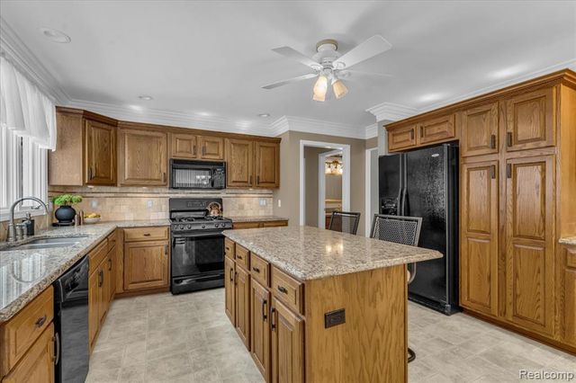 43855 Pinot Noir Drive, Sterling Heights, MI 48314