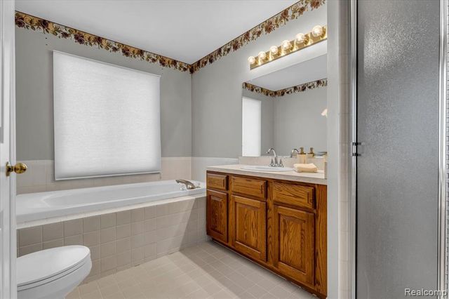 43855 Pinot Noir Drive, Sterling Heights, MI 48314