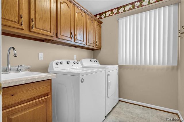 43855 Pinot Noir Drive, Sterling Heights, MI 48314