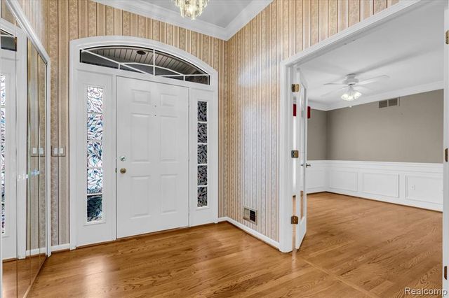 43855 Pinot Noir Drive, Sterling Heights, MI 48314