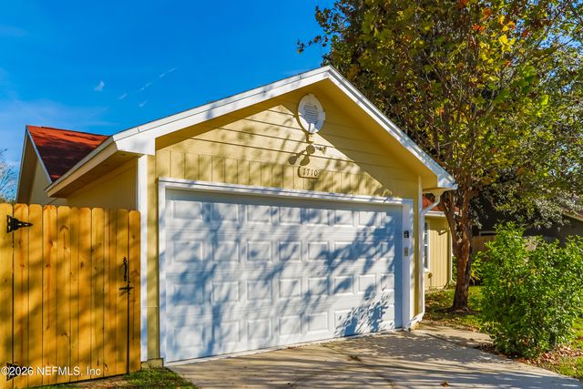 7710 PEPPER Circle W, Jacksonville, FL 32244